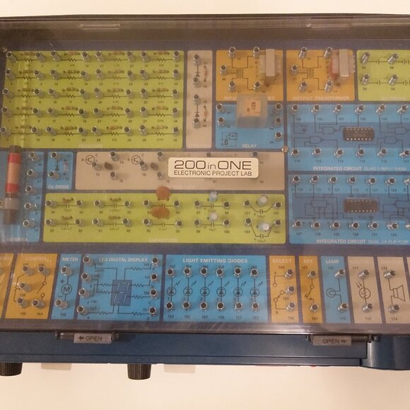 Science Fair 200 in One Electronic Project Lab Vintage Tandy Radio Shack - Picture 2 of 12